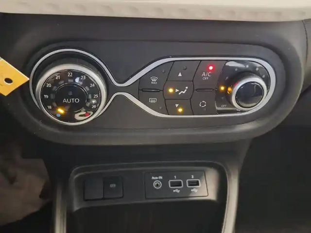 Renault Twingo iii e-tech — photo 3