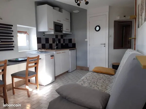 Studio meublé rénové, 17 m2, Angers centre