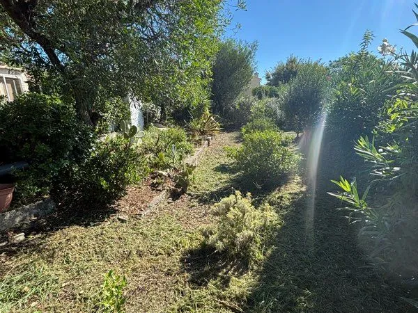 Villa à optimiser sur belle parcelle de 900 m2