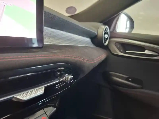 Alfa Romeo Tonale 1.3 hybride rechargeable phev 280ch at6 q4 — photo 30
