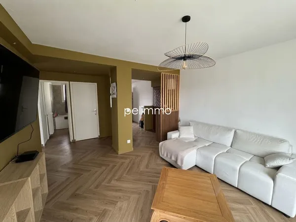 SALON DE PROVENCE- APPARTEMENT MEUBLEE T3 + BALCON-PARKING - 56.94M²