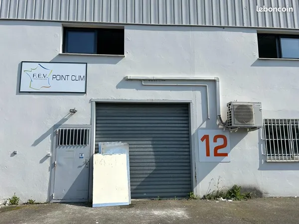 Local bureaux 140 m²