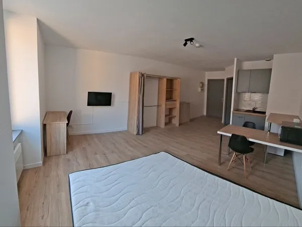 Studio / T1 renové - 50m de la gare