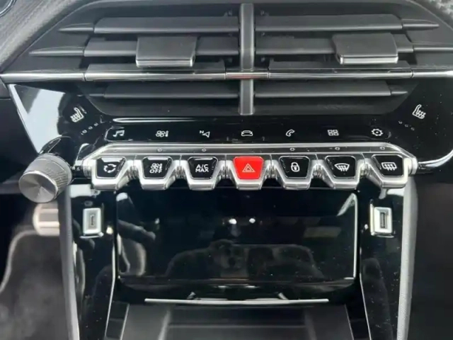 Peugeot 2008 1.2 puretech 130ch s&amp;s gt eat8 — photo 14