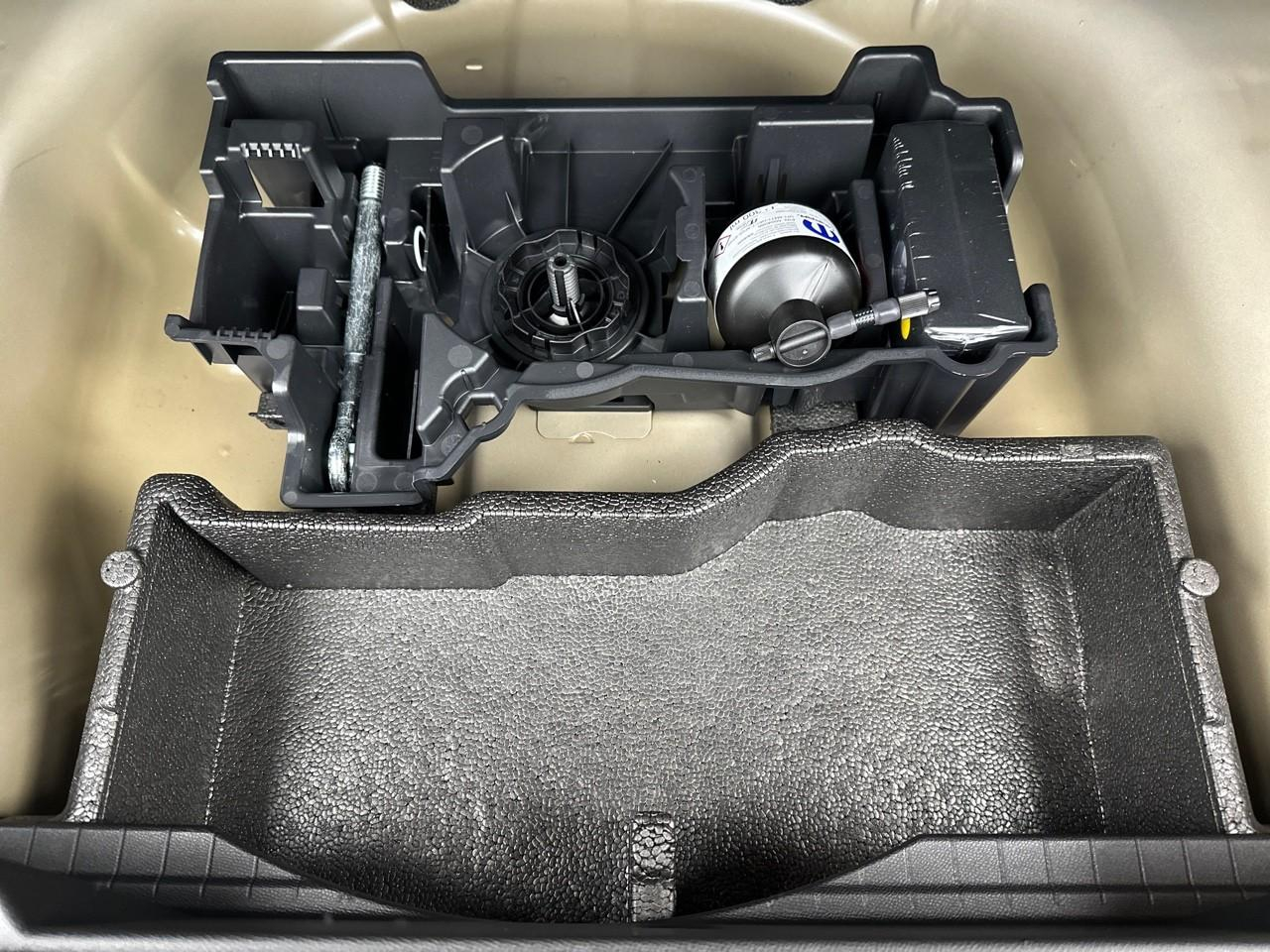 Peugeot 2008 hybrid 110 e-dcs6 allure — photo 31