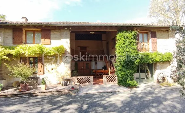 Maison 7 pièces 315 m²
