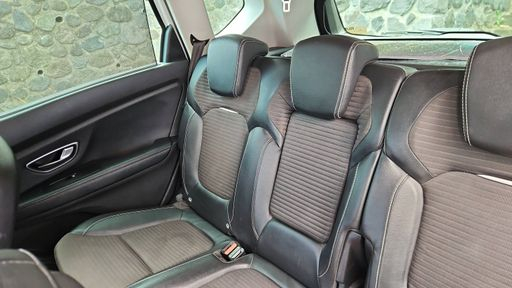 Renault Scenic 1.7 Blue dCi 120 EDC6 - Intens – 2019 – 117658 km – Diesel – Boîte Automatique — photo 43