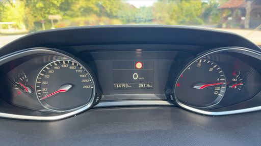 Peugeot 308 SW 1.5 BlueHDi 130 - Allure – 2018 – 114193 km – Diesel – Boîte Manuelle — photo 19