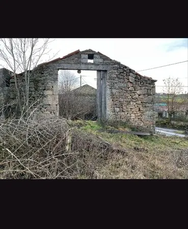 Vends ruine a restauré