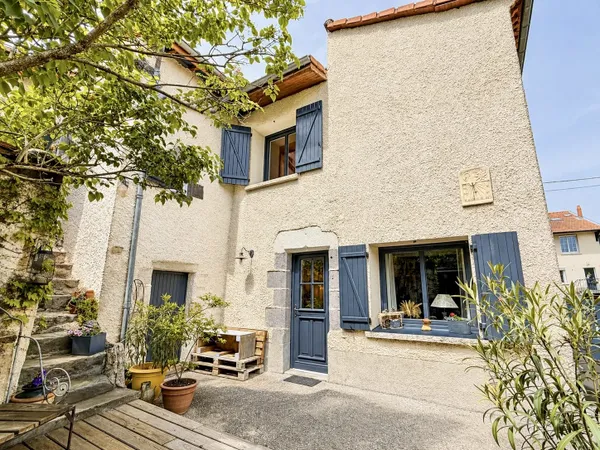 Maison cocooning 134 m² avec jardin au calme à 10 min de Riom