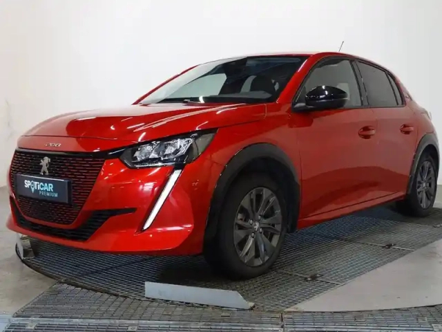 Peugeot 208 e- 136ch style — photo 1