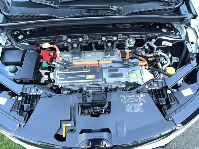Renault Megane e-tech 220 ch autonomie confort gsr2 — photo 84