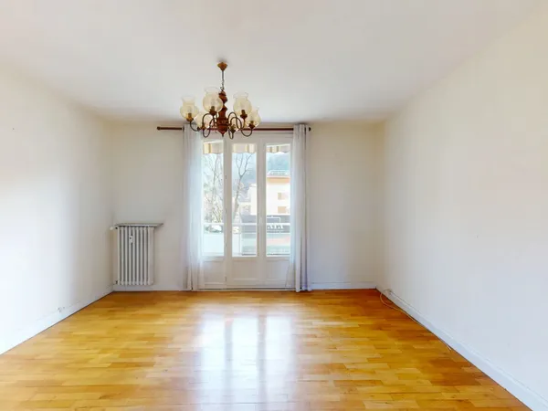 Bel Appartement T3 + place de parking. Traversant Calme, Vue Dégagée et Verdure