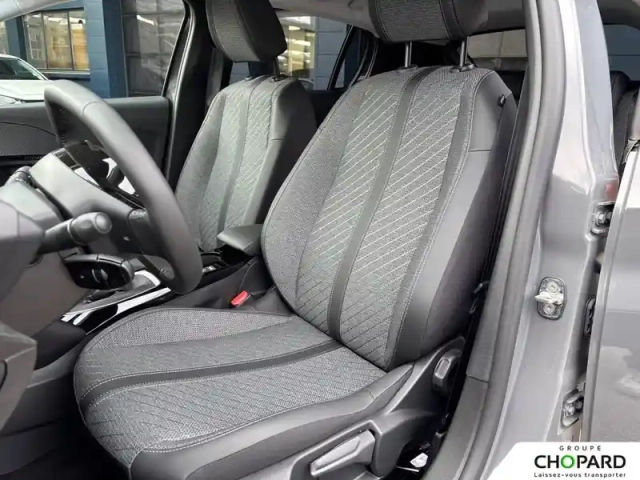 Peugeot 208 turbo 100 ch bvm6 — photo 15