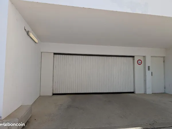 Parking Hauts du Chazal - UFR Santé