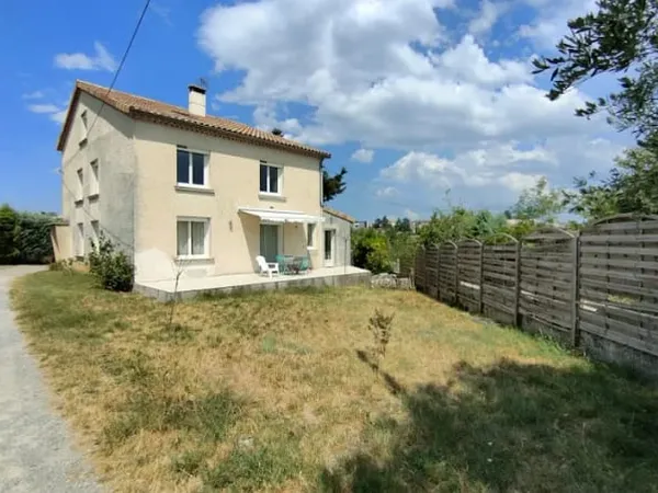 Villa 10 pièces 240 m²