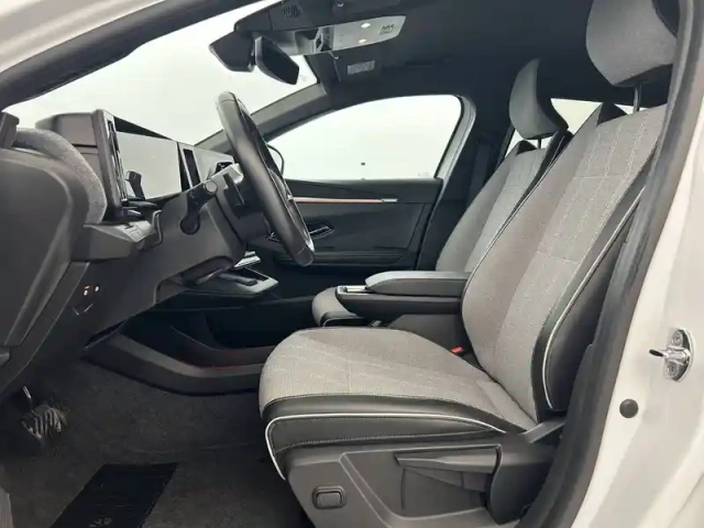 Renault Megane e-tech ev40 130ch standard charge — photo 40