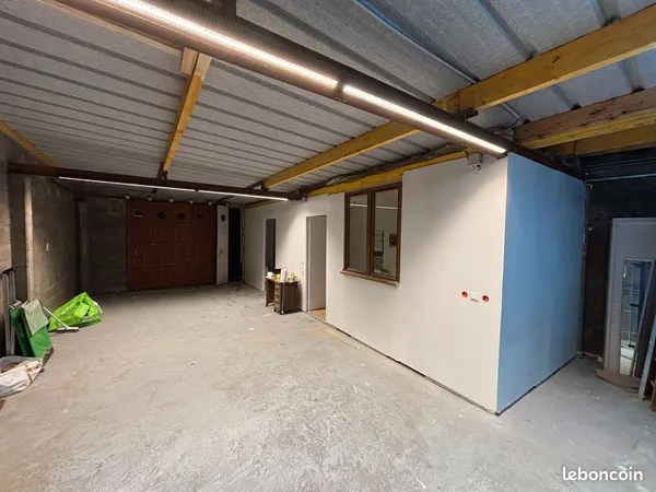 Loue local 140 m2 - Fleury les aubrais