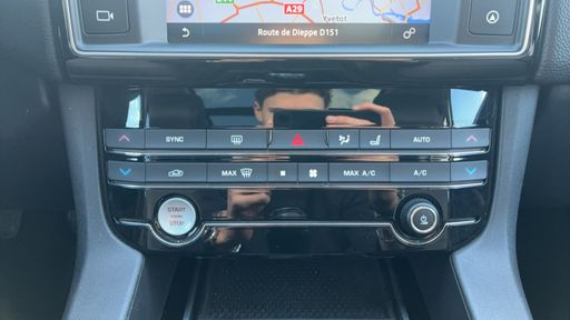 Jaguar F-Pace 2.0 D 163 2WD - Prestige – 2018 – 120482 km – Diesel – Boîte Manuelle — photo 26