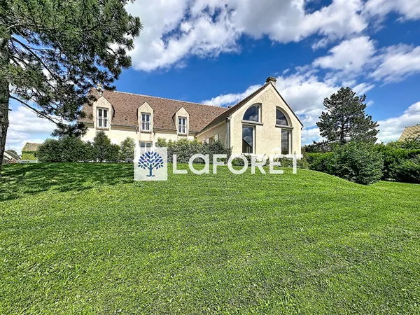 Maison 10 pièces 249 m²