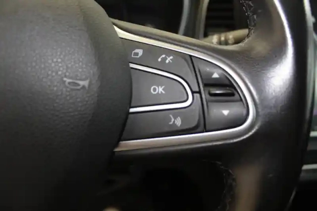 Renault Megane mégane iv berline dci 165 energy edc — photo 21