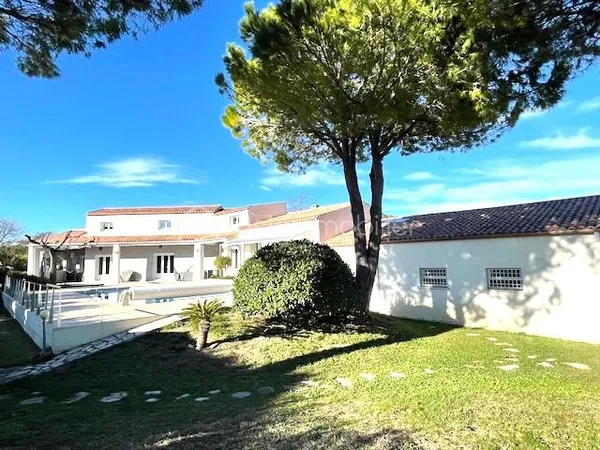 Maison 8 pièces 200 m²