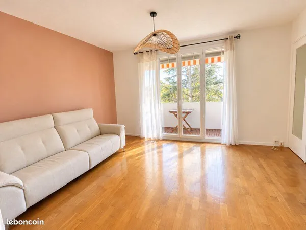 T3 meublé 59 m2 dernier étage - balcon sans vis-à-vis - garage inclus