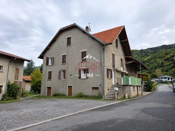MAISON DE VILLAGE MITOYENNE de 185 m2 - (74550) DRAILLANT