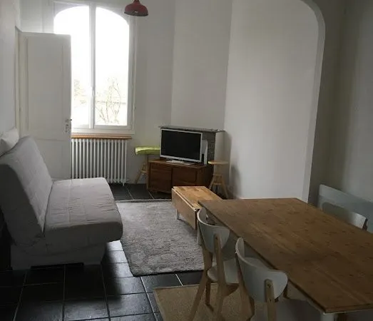 Grand T2bis meublé