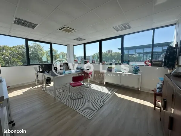 Bureaux 286 m²