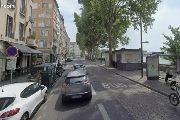 Commerce beauté/coiffure 100 m²