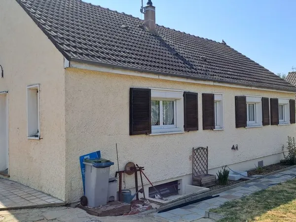 PAVILLON SUR SOUS-SOL COMPLET PROCHE CENTRE VILLE