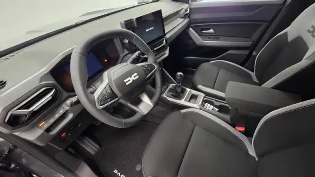 Dacia Duster eco-g 120 — photo 30