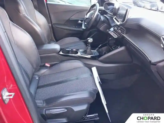 Peugeot 2008 puretech 130 s&amp;s bvm6 — photo 13