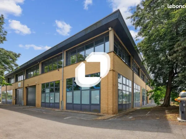 Local d'activité 639 m²