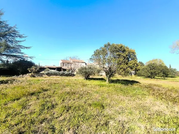 Mas 8 pièces 220 m²