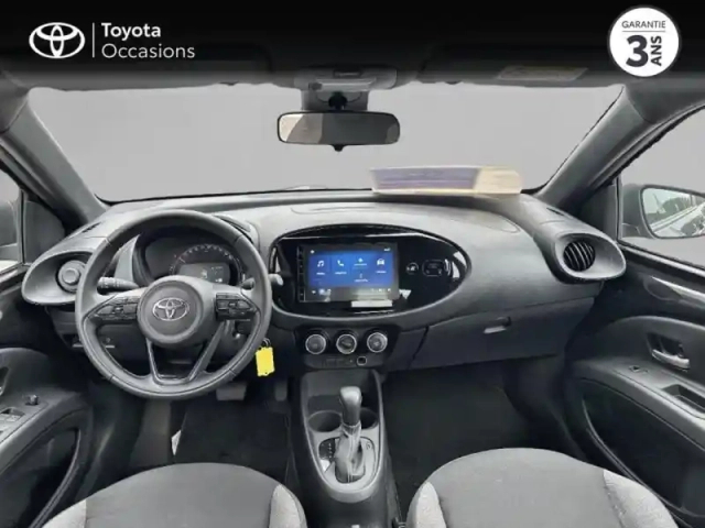 Toyota Aygo x 1.0 vvt-i 72ch dynamic s-cvt my23 — photo 8