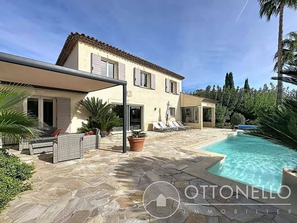 Villa 5 pièces 140 m²