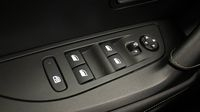 Peugeot 2008 1.2 PureTech 130ch S&S GT Line EAT8 7cv — photo 27