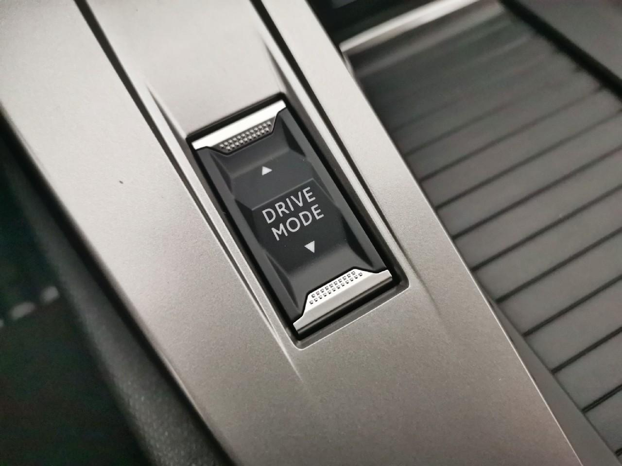 Peugeot 308 sw hybrid 145 e-dcs6 style — photo 31