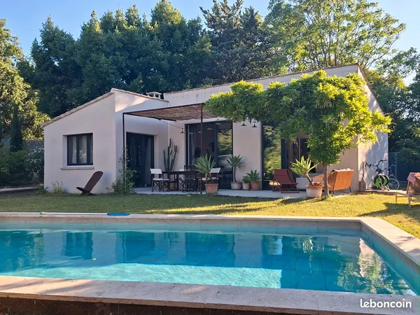 Maison de charme avec jardin et piscine