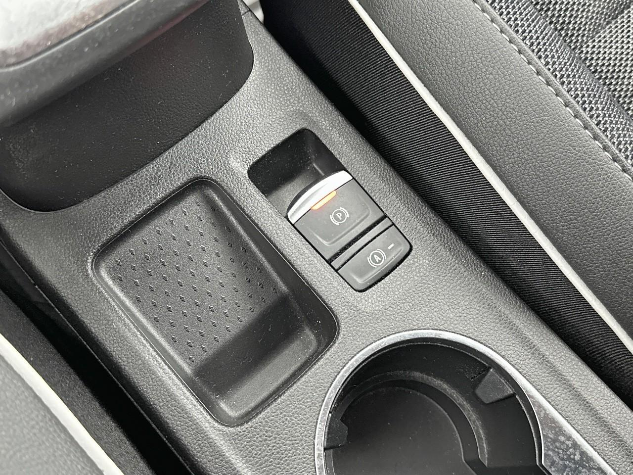 Renault Captur tce 90 - 21 intens — photo 31