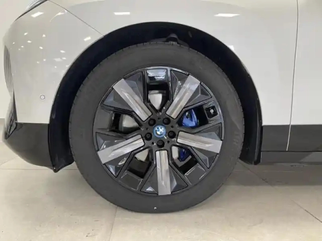 Bmw Ix xdrive50 523ch — photo 9
