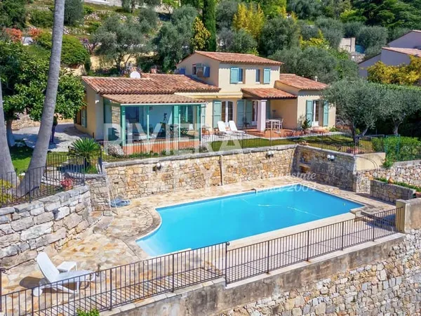 LE TIGNET : Charmante maison avec piscine à débordement et vue mer