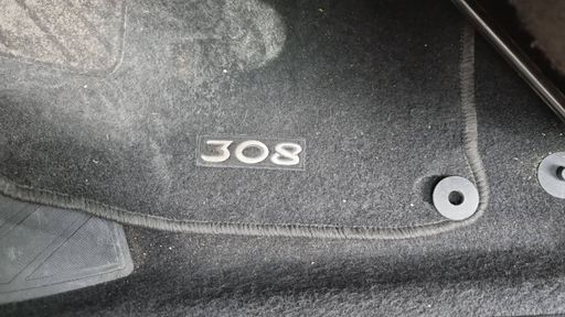 Peugeot 308 1.2 PureTech 110 - Allure – 2018 – 112497 km – Essence – Boîte Manuelle — photo 7