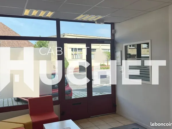 Local commercial 166 m²