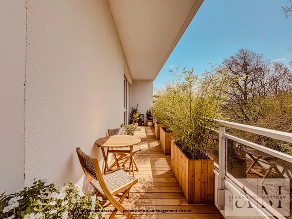 Appartement 4 pièces - 101 m² - Dernier étage avec ascenseur - Résidence avec parc - 10 minutes à pi