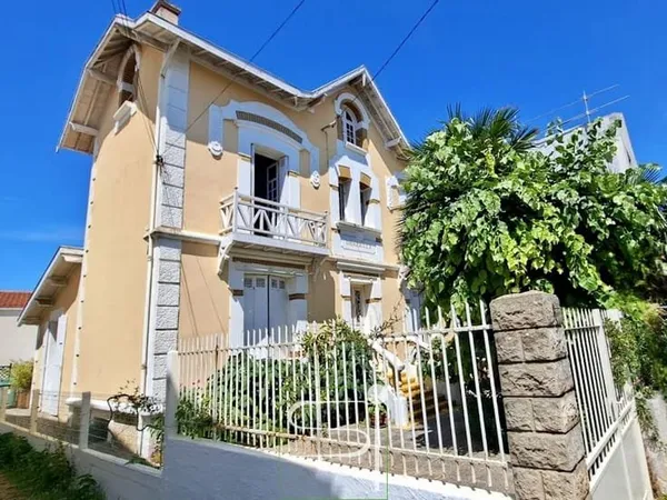 Maison 9 pièces 158 m²
