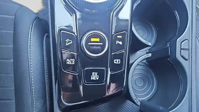 Kia Sportage 1.6 t-gdi 265ch isg hybride rechargeable bva6 4x4 — photo 18