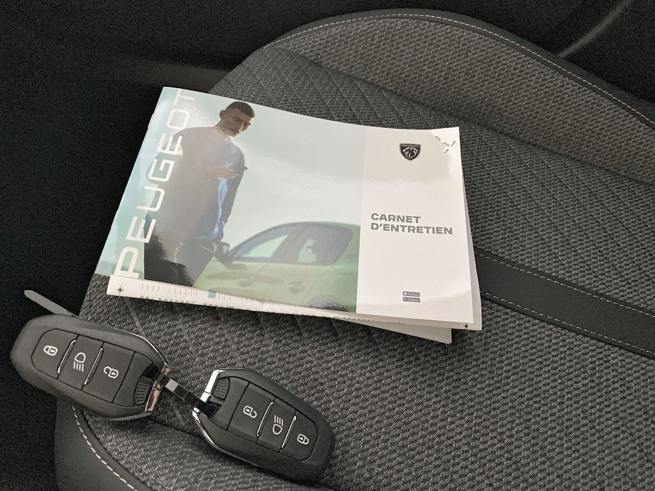 Peugeot 2008 hybrid 145 ch e-dcs6 allure — photo 18